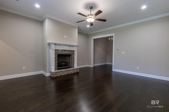 Building Photo - 412 Scarlett Ave