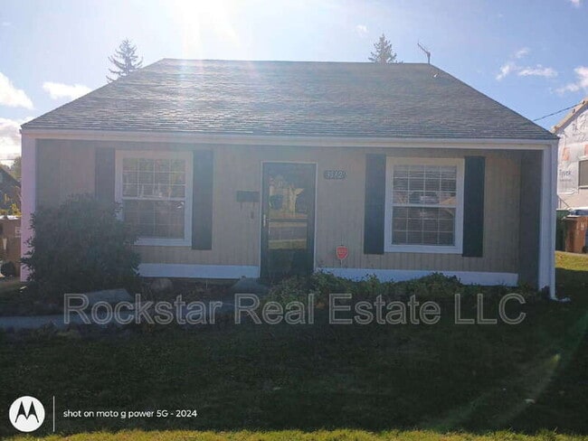 Building Photo - 3512 E 32nd Ave