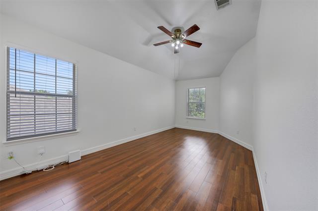 Building Photo - 9320 Vista Cir