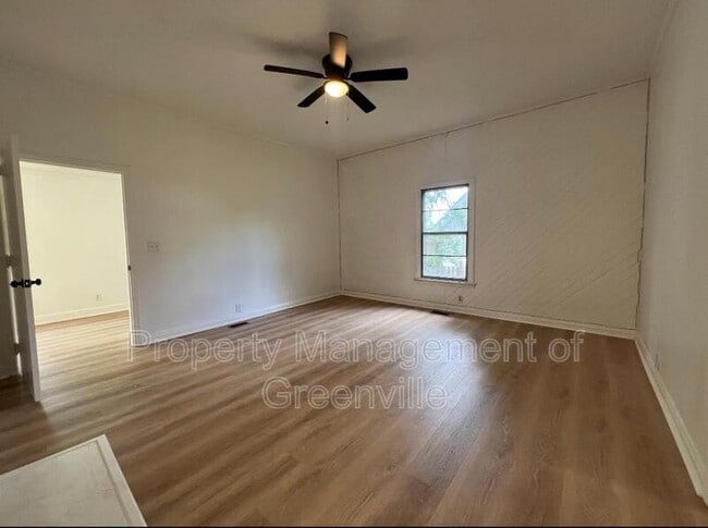 Building Photo - 17 Henry St