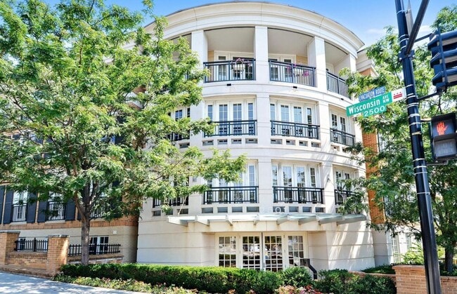 Building Photo - Georgetown Style with Garage PARKING