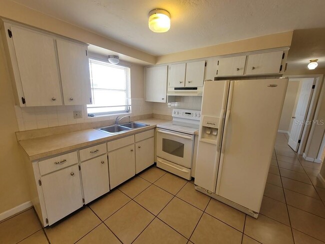 Building Photo - 5800 Madison St