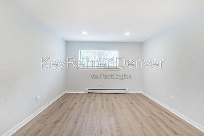 Building Photo - 2356 S Linden Ct
