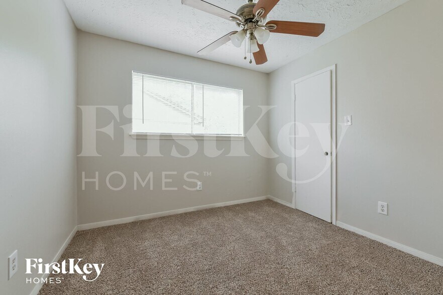 Building Photo - 2506 Rambling Brook Dr