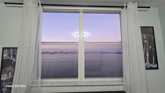 Building Photo - 1625 Kennedy Cswy