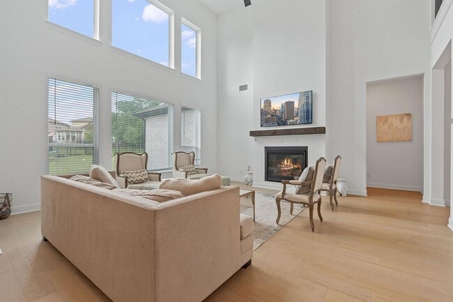 Building Photo - 309 Pear Tree Ln