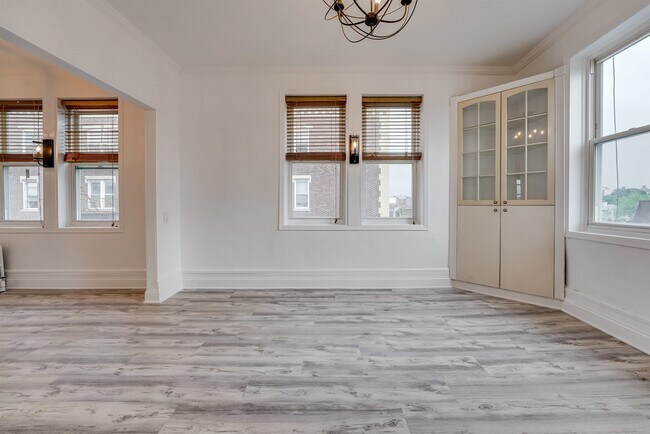 Building Photo - 103 Westover Pl