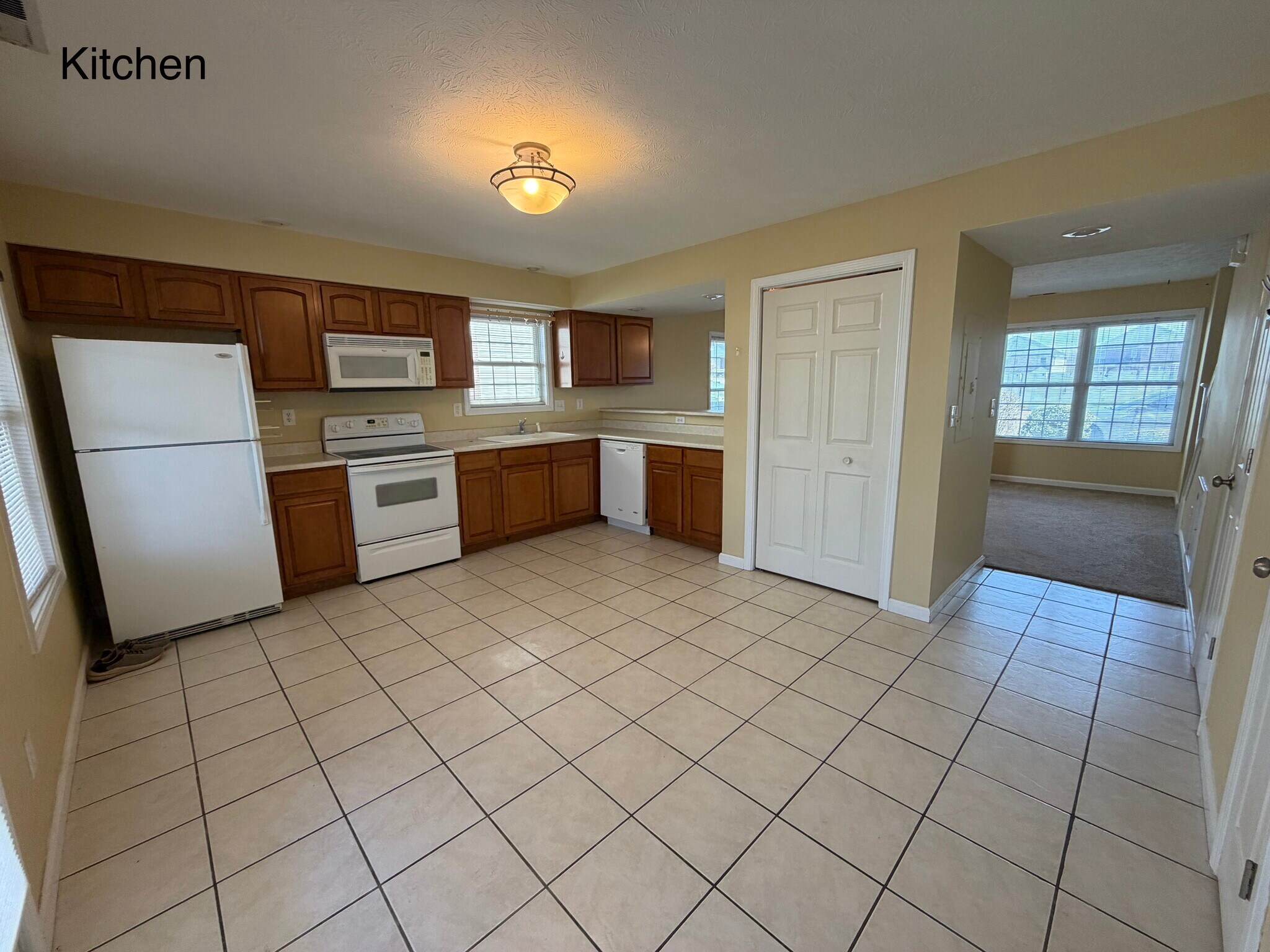 Building Photo - 1273 S Cobble Creek Cir