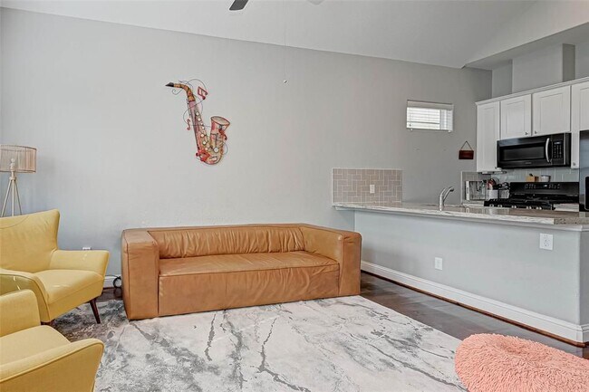 Building Photo - 5411 Camaguey St