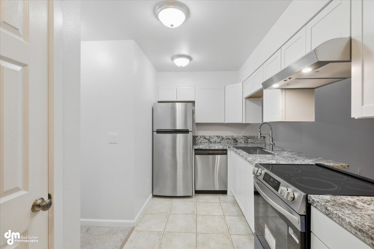 Building Photo - 1000 E Dellwood St