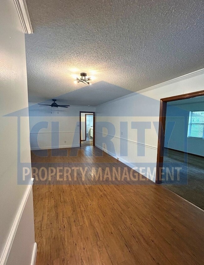 Building Photo - Charming Ranch-Style Home in the Heart of ...