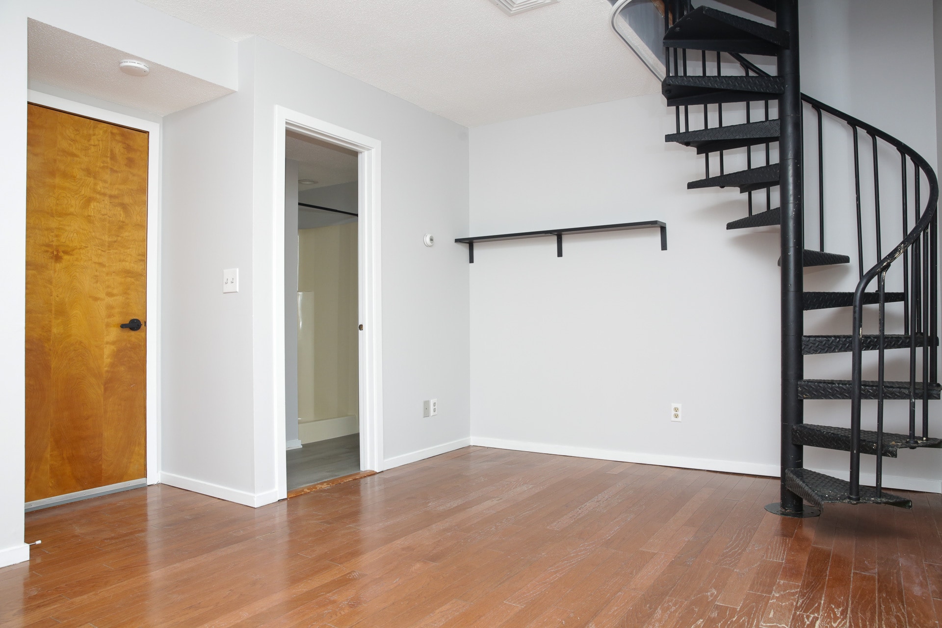 Building Photo - 23 Compton St