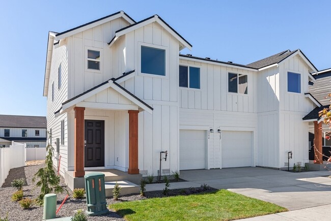 Primary Photo - Lease special, save $900.00 if you sign an...