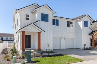 Building Photo - Lease special, save $900.00 if you sign an...