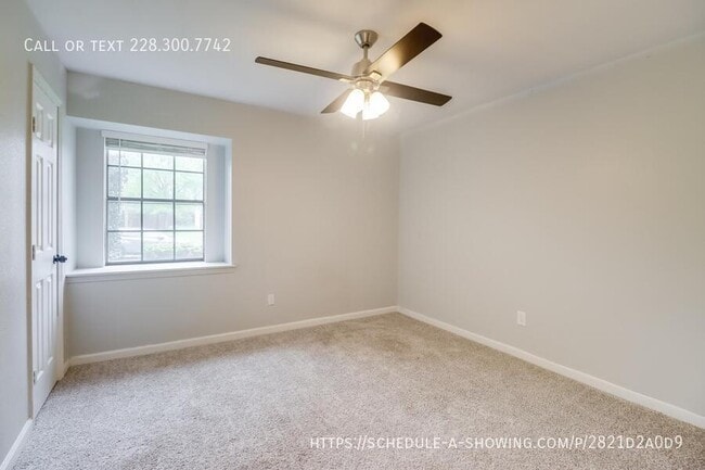 Building Photo - 647 Ridge Dr