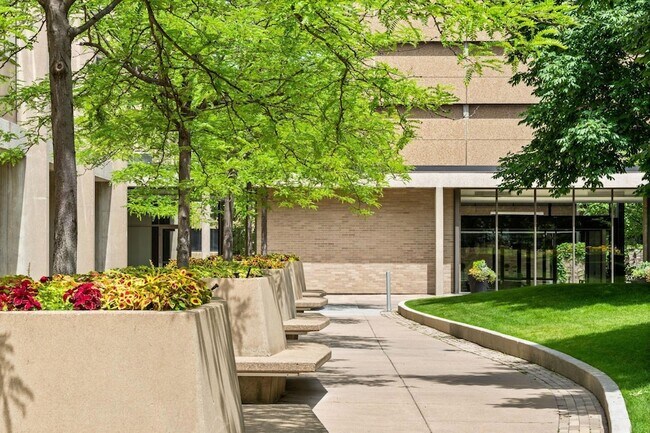 Building Photo - 19 S 1st St