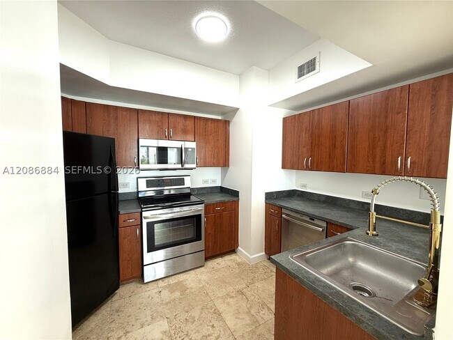 Building Photo - 9172 Collins Ave