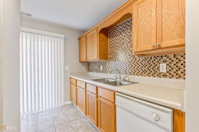 Building Photo - 200 Stonehaven Cir