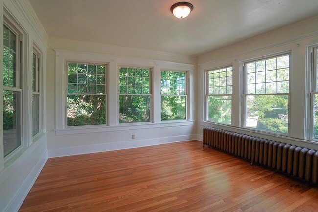 Building Photo - 2389 W Boise Ave