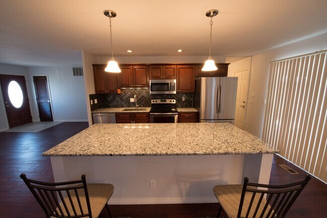 Building Photo - 3014 Hayman Terrace