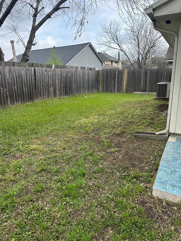 Building Photo - 10326 Bushy Creek Dr