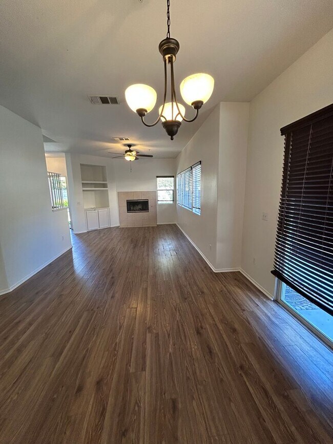 Building Photo - Cute, Clean and Cozy 3 Bedroom Condo w/Attached 2 Car Garage in Murrieta
