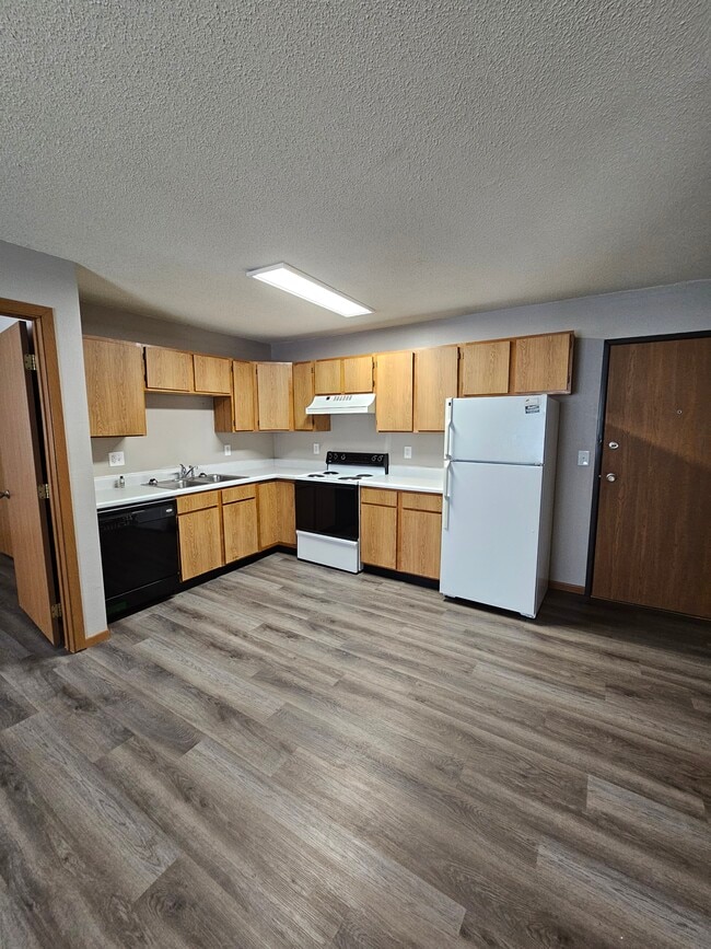 Building Photo - 8th & 8th Apartments