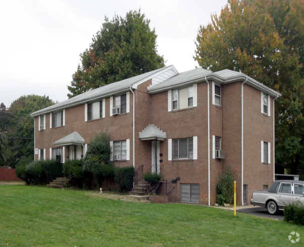 Primary Photo - Crestview Apartments