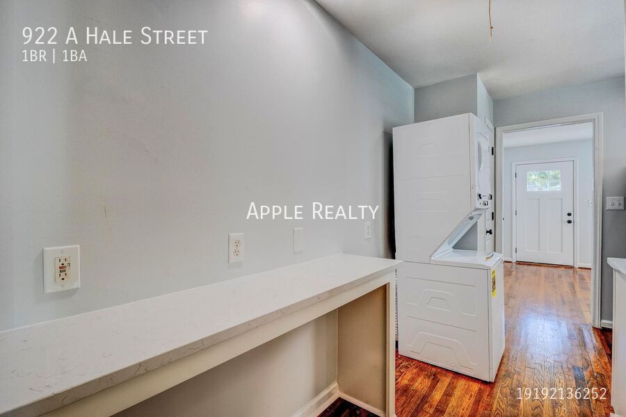 Building Photo - 922 Hale St