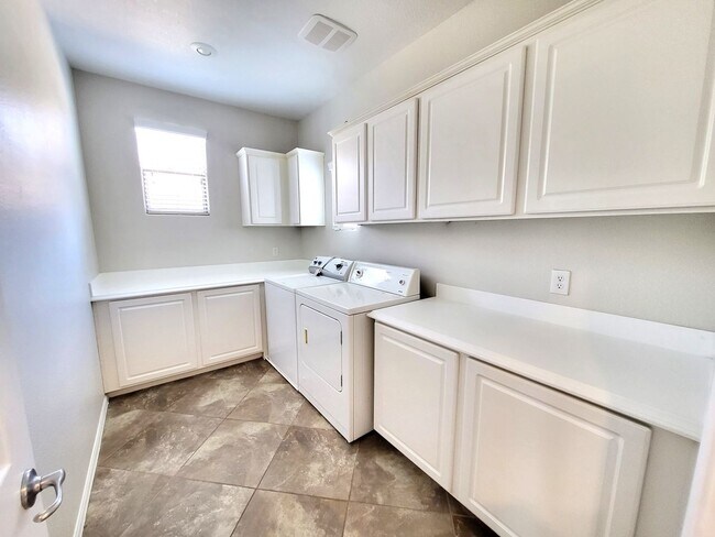 Building Photo - 1053 Via Canale Dr