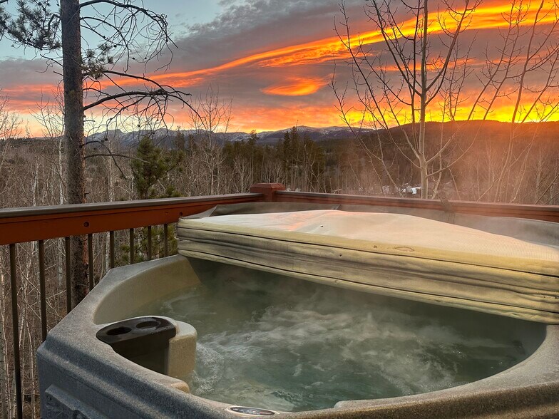 Building Photo - 424 Wolf Park Ln