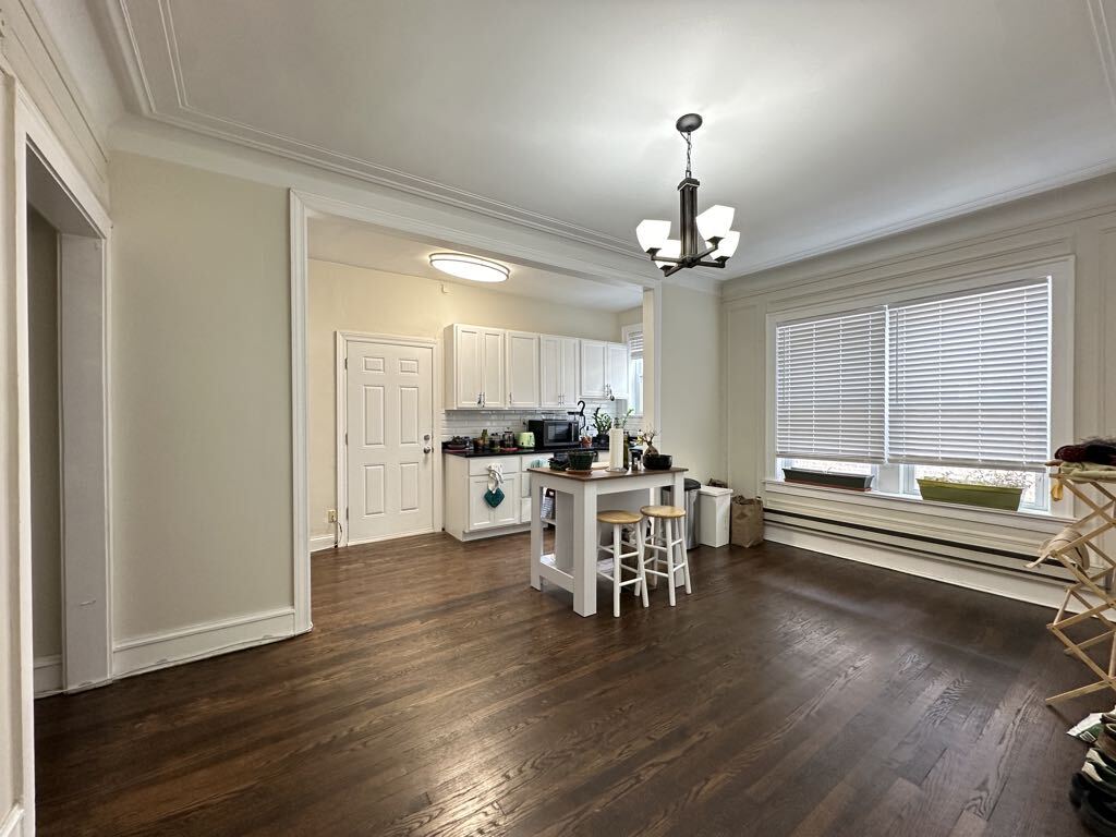 Building Photo - 327 Kedzie St