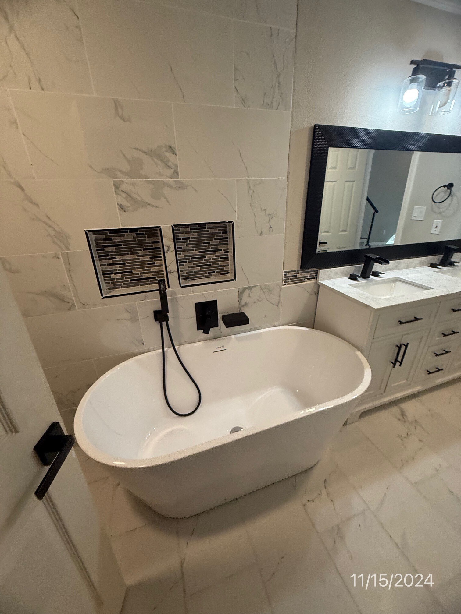 Building Photo - 7215 Holly Hill Dr