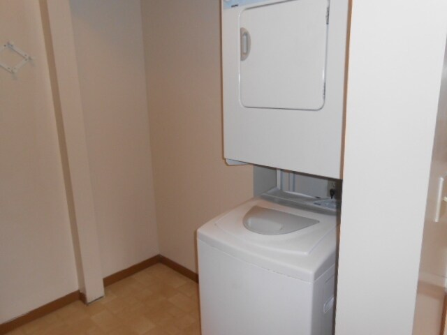 Building Photo - 135-139 Chittenden SK