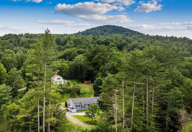 Building Photo - 90 Blueberry Hill Rd