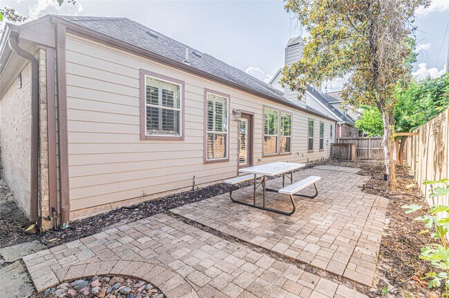 Building Photo - 5114 E Jerad Dr
