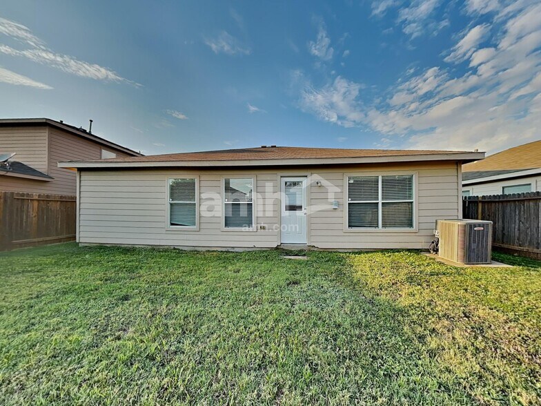 Building Photo - 537 Misty Mountain Dr