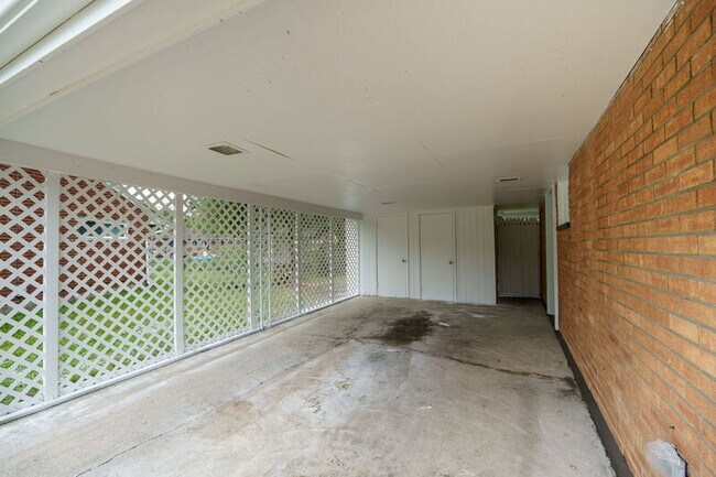 Building Photo - 5224 Mystic Dr