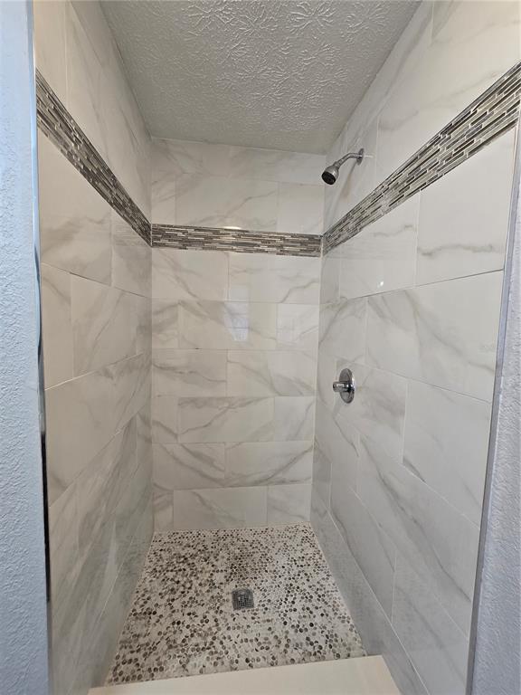 Building Photo - 2216 Tanglewood Way