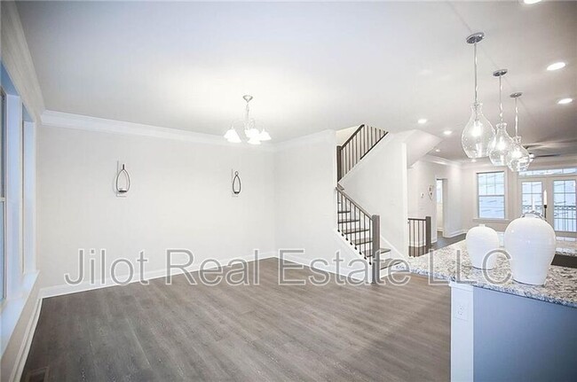 Building Photo - 2575 Clairebrooke Bnd