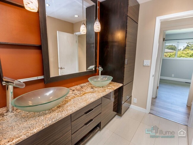 Building Photo - Charming 3-Bedroom Home in a Quiet Cul-de-Sac