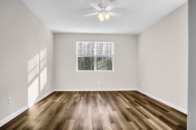 Building Photo - Spacious 3 Bedroom 3.5 Bath Townhome with Finished Basement & First-Floor Suite Near I-64