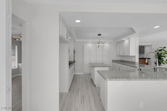 Building Photo - 3604 N Campbell Rd