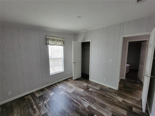 Building Photo - 16625 SE 102nd Ave Rd
