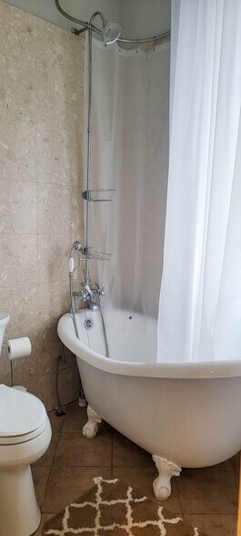 Building Photo - 11433 Ashbury Ave