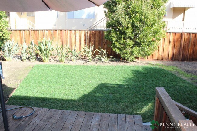 Building Photo - Corner Lot Single Family Home