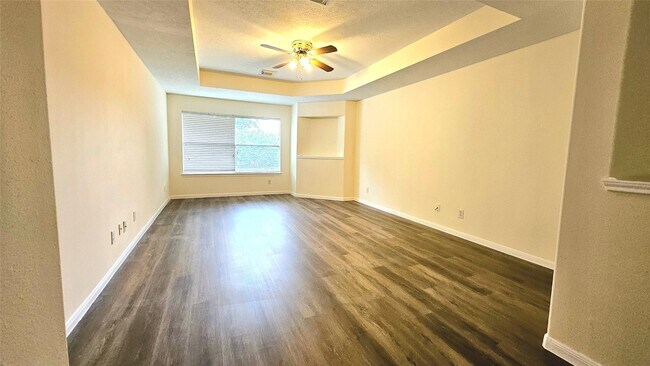 Building Photo - 3121 English Oaks Blvd