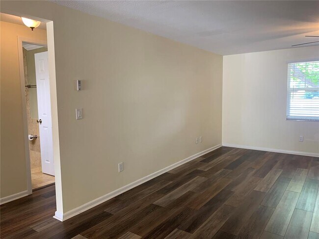 Building Photo - 12510 Queensland Ln