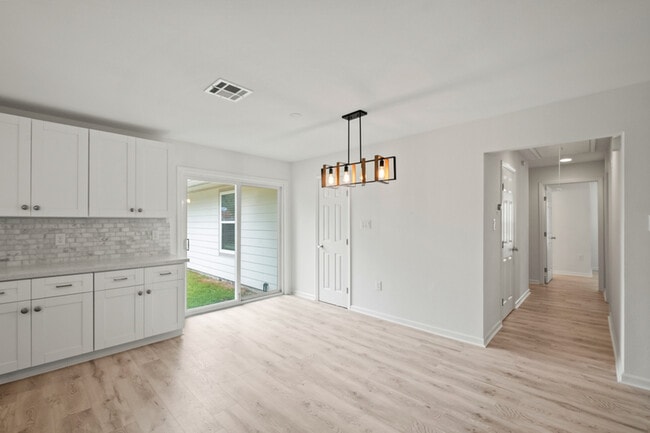 Building Photo - 4106 Gardendale Dr