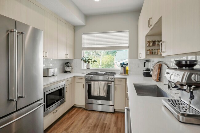 Building Photo - 3213 W Conejos Pl